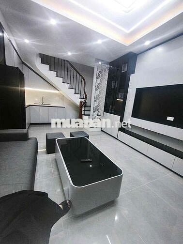 💥 Bán nhà riêng tại Lĩnh Nam, 6,26 tỷ, 35 m2, Chính chủ, hàng hiếm