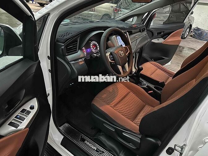 Toyota Innova 2019 2.0E - 389Tr