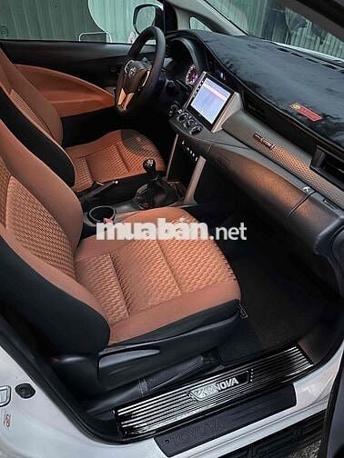 Toyota Innova 2019 2.0E - 389Tr