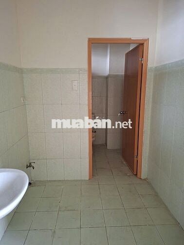 CHO THUÊ NHÀ 3 TẦNG MẶT TIỀN ĐƯỜNG: NGUYỄN SÚY - ĐỐI DIỆN CÔNG VIÊN