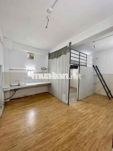 Phòng sẵn máy lạnh gần ĐH Công Thương