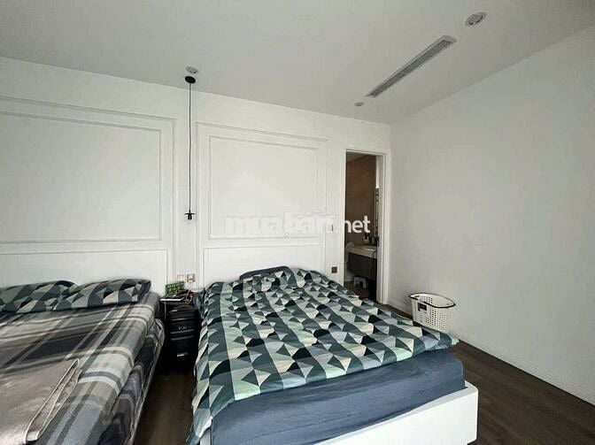 Biệt thự đơn lập góc view hồ 390m² full nội thất cao cấp Vinhomes