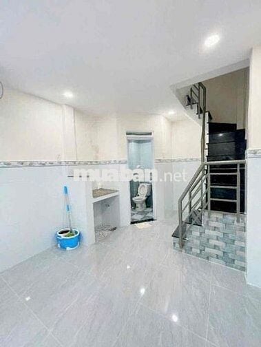 Cho thuê nhà đẹp - 3 tầng - Tôn Đản Q4 - Chỉ 7 triệu.