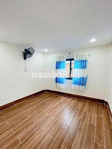 Cho thuê nhà đẹp - 3 tầng - Tôn Đản Q4 - Chỉ 7 triệu.