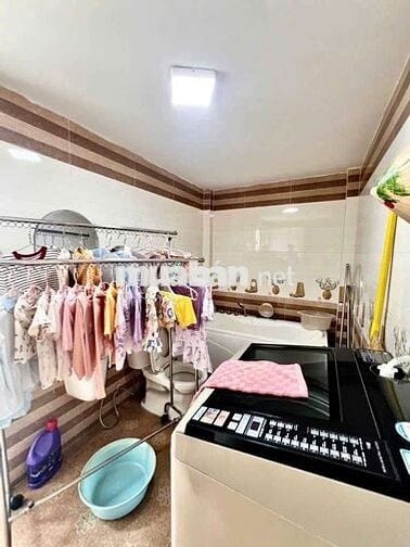 NHÀ 4 TẦNG ĐẸP — ĐƯỜNG MÃ LÒ  PHƯỜNG BÌNH TRỊ ĐÔNG A  (4m x 20m)
