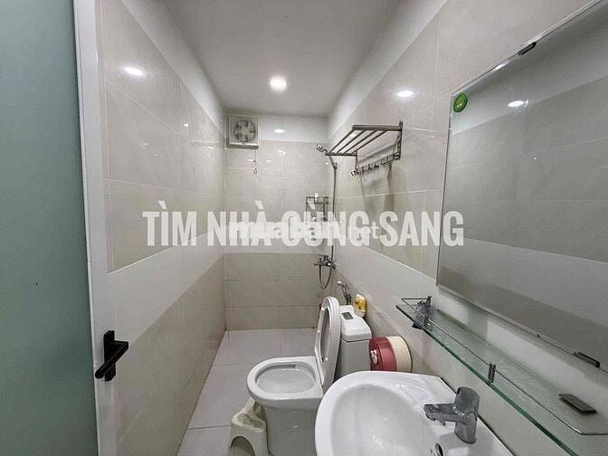 CHO THUÊ NHÀ 2PN, 2MÁY LẠNH, 1 PT, 2WC GẦN PHẠM VĂN ĐỒNG, KHU BÊN SÔNG