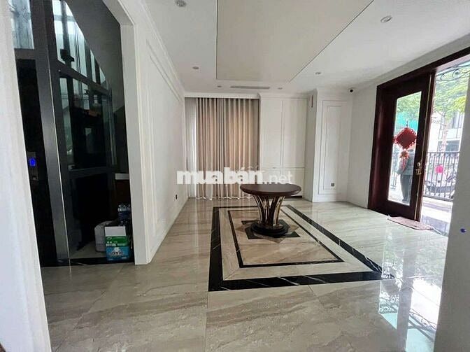 Biệt thự đơn lập góc view hồ 390m² full nội thất cao cấp Vinhomes