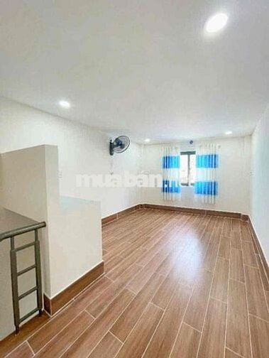 Cho thuê nhà đẹp - 3 tầng - Tôn Đản Q4 - Chỉ 7 triệu.