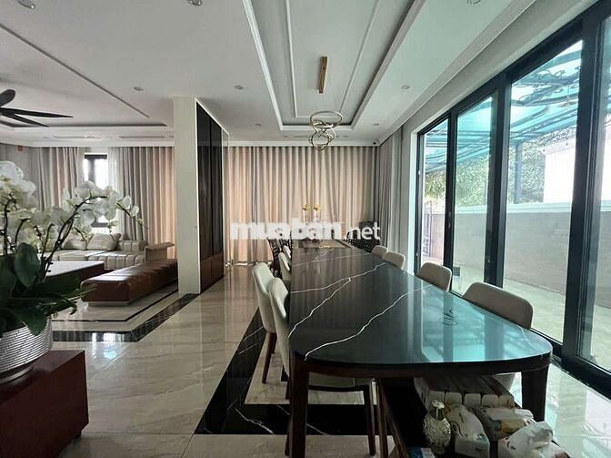 Biệt thự đơn lập góc view hồ 390m² full nội thất cao cấp Vinhomes