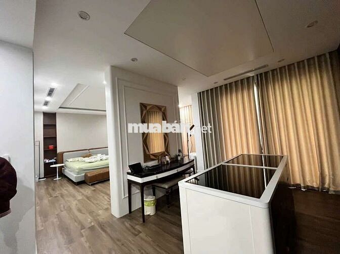 Biệt thự đơn lập góc view hồ 390m² full nội thất cao cấp Vinhomes