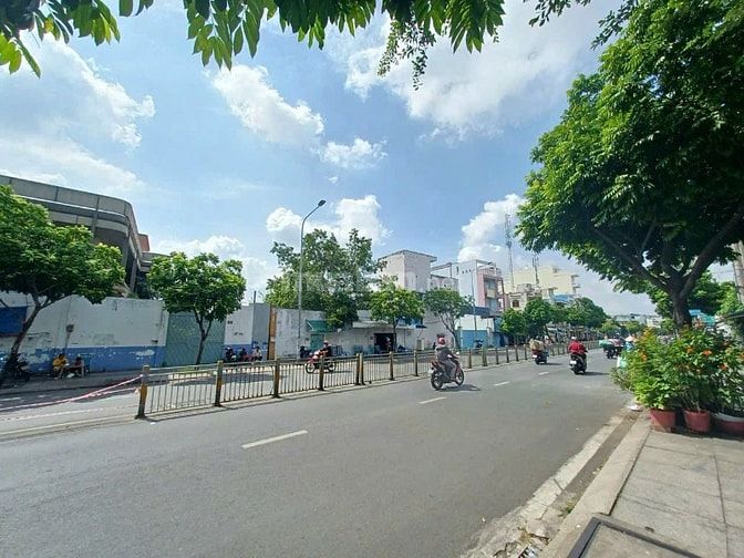 Bán nhà góc 2 mặt tiền đường Lũy Bán Bích , P. Tân Thới Hoà, Q.Tân Phú