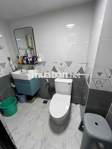 BÁN NHÀ MẶT TIỀN ĐƯỜNG NGUYỄN LÂM 5 TẦNG BTCT 5PN 4WC