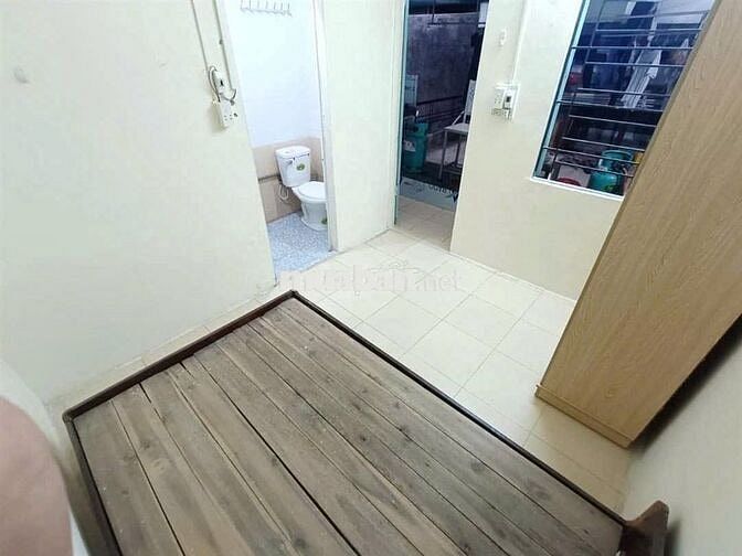 phòng khép kín có điều hòa,nóng lạnh,bảo vệ gần đh tự nhiên giá 2,2tr