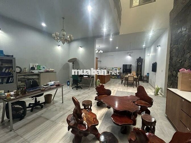 NHÀ CHO THUÊ MT NGUYỄN SƠN_ 7X20M_ TRỆT 3 LẦU_ PHÒNG RỘNG RÃI.