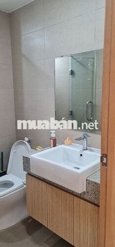 Cho thuê Emerald 2PN giá 12tr/th có nội thất cơ bản, nhà trống ở liền