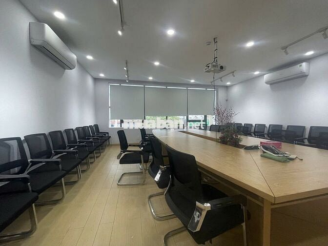 NHÀ ĐẸP CHO THUÊ THOẠI NGỌC HẦU_ 8X17M_ TRỆT 4 LẦU SÀN SUỐT, THANG MÁY