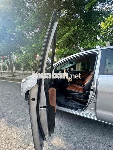 Toyota Innova 2020 số sàn màu bạc biển 30/5 số Hn