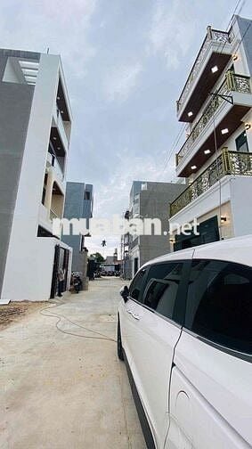 SIÊU PHẨM SANG TRỌNG NGANG 5M ĐẸP MÊ LY GẦN CHỢ ĐẦU MỐI HÓC MÔN