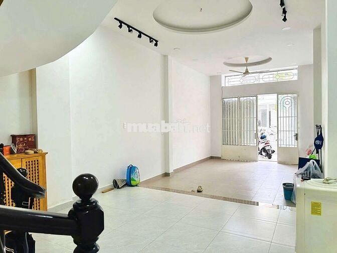 Nhà 3,5 tấm đường nội khu Tên lửa
