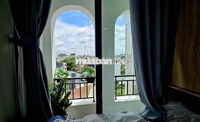 BÁN CHDV 16 PHÒNG - DÒNG TIỀN GẦN 1TỶ/NĂM - HẺM OTO THÔNG - GẦN EMART2