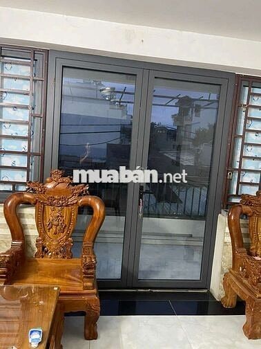 Cho thuê nhà nguyên căn 1 trệt 2 lầu, có 4pn, hẻm xe hơi. Nhà mới tinh