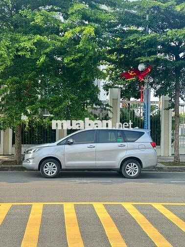 Toyota Innova 2020 số sàn màu bạc biển 30/5 số Hn