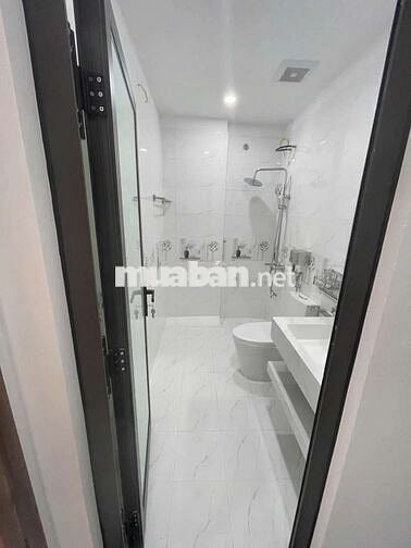 Bán gấp nhà 5 tầng thang máy Đại La, HBT 38m2 , gần phố . Giá 9.3 Tỷ