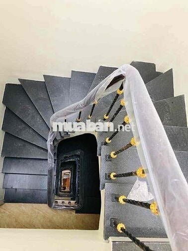 NHÀ ĐẸP 5 TẦNG THANG MÁY XỊN XÒ, OTO Qua lại , MỚI TINH LUNG LINH