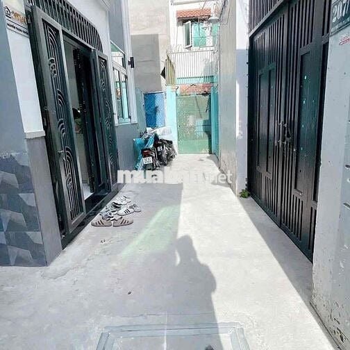 Nhà mới xây Nguyễn Trọng Tuyển 3tầng 2pn,3wc (4,9x4,5)giá chỉ:5,9tỷ