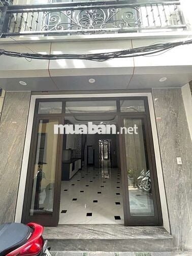 Bán gấp nhà 5 tầng thang máy Đại La, HBT 38m2 , gần phố . Giá 9.3 Tỷ