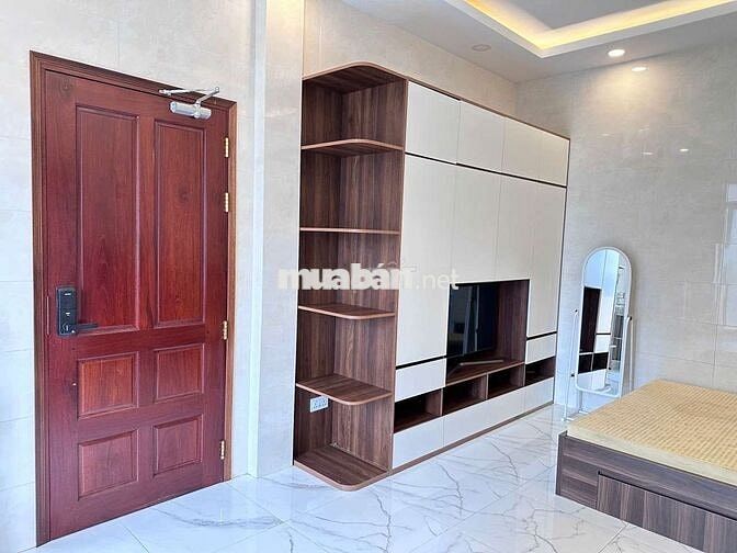 CHO THUÊ CHUNG CƯ LẦU 2 THANG BỘ SỐ 210 ĐỀ THÁM QUẬN 1 CÓ 1 PHÒNG 30M2