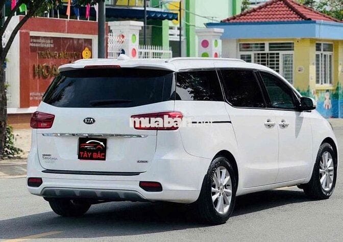 Kia Sedona 2019 2.2 DAT Luxury - 80000 km