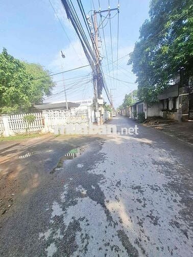 cho thuê mặt bằng kinh doanh mới xây sạch đẹp kho bãi