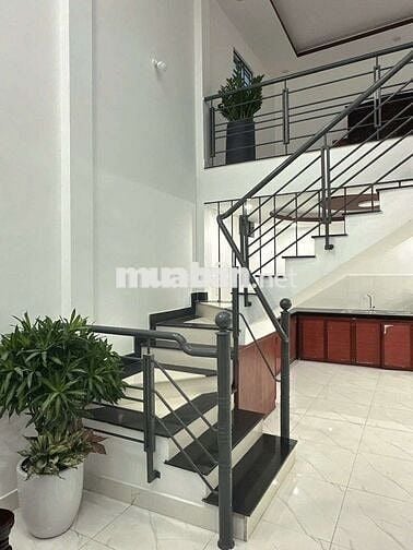 Bán nhà 2 tầng kiệt ô tô 151 Âu Cơ
