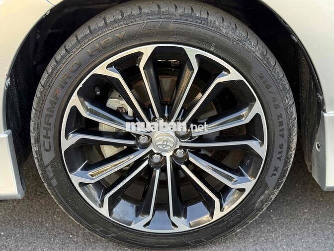 Toyota Corolla Altis 2.0V 122000 km Chuẩn bao tua