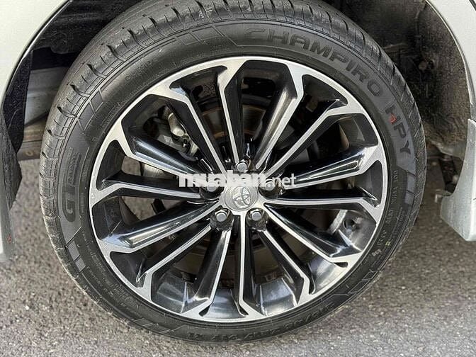 Toyota Corolla Altis 2.0V 122000 km Chuẩn bao tua