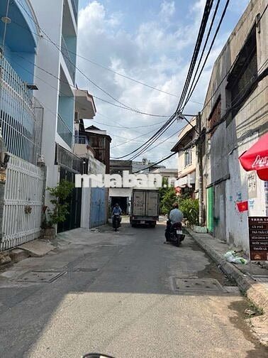 NHÀ HÒA BÌNH GIÁP QUẬN 11, HẺM Ô TÔ 6 MÉT THÔNG SUỐT