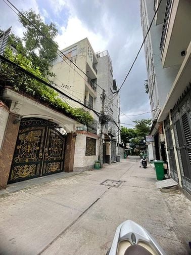 Nhà 2 mặt trước sau CMT8, Q3. DT 4x16m NH 7m