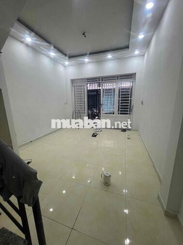 Cho thuê nhà hxh 4x16m 1 lầu 3pn 2wc 11tr
