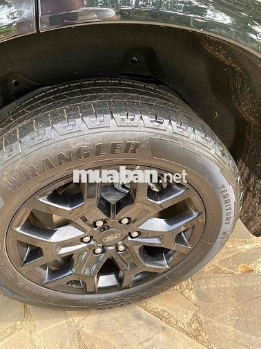 Ford Everest 2023 Sport 2.0L 4x2 AT - 30000 km