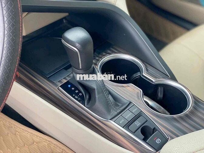 Toyota Camry 2019 2.5Q - tự động HÃNG BH 1 năm