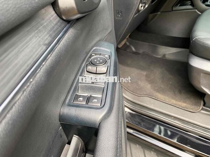 Ford Everest 2023 Sport 2.0L 4x2 AT - 30000 km