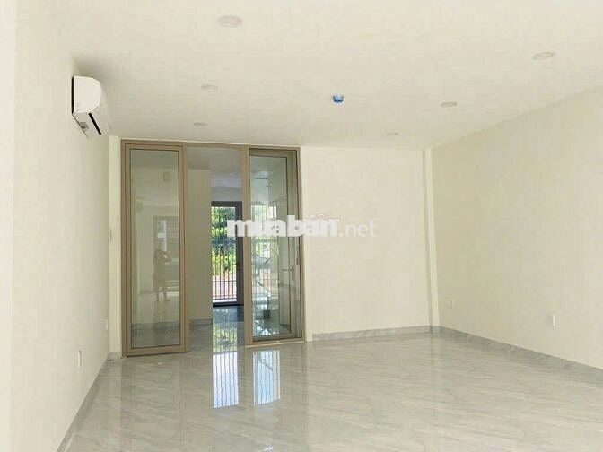 CHO THUÊ MẶT BẰNG KHU HIM LAM, QUẬN 7. DT 5X15M, THANG MÁY, MÁY LẠNH.