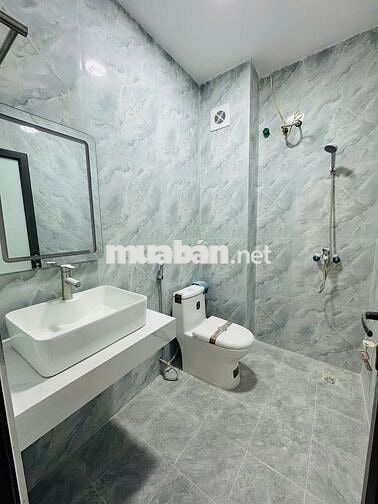 Nhà 5T*31m2 sát đường Quốc Lộ 6-cách bến xe Yên Nghĩa 2km. Giá 4,05 tỷ