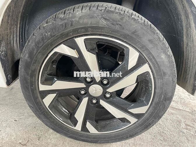 Mitsubishi Xpander 2022 AT Premium - 27000 km
