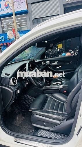 Mercedes Benz GLC 2019 300 4Matic - 67999 km