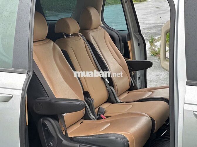 Kia Carnival 2022 2.2D Luxury 8 chỗ chưa đến 1 tỷ