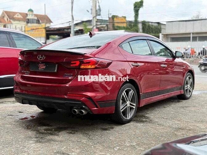 Hyundai Elantra 2019 Sport 1.6 AT - 660000 km