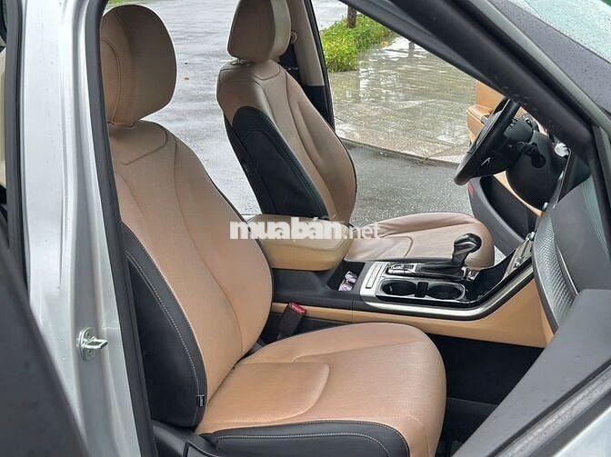 Kia Carnival 2022 2.2D Luxury 8 chỗ chưa đến 1 tỷ
