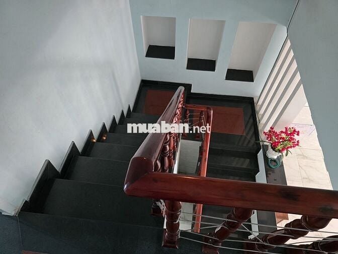 Cần cho thuê nhà nguyên căn, 3 PN, 1 PK, 1 bếp, sân phơi; 2 WC; Hẻm 5m